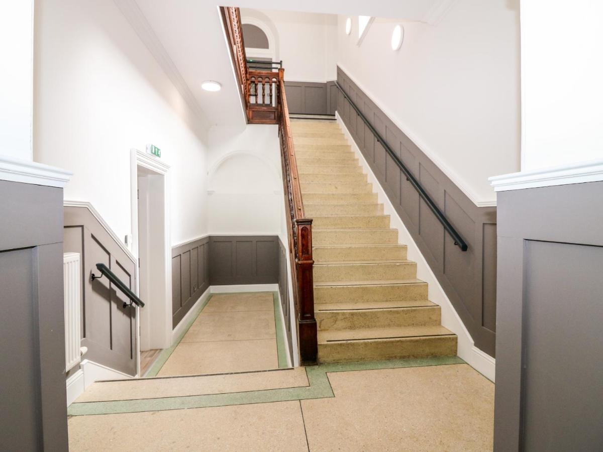 The Marriage Room At The Institute Executive Apartments Кит Экстерьер фото